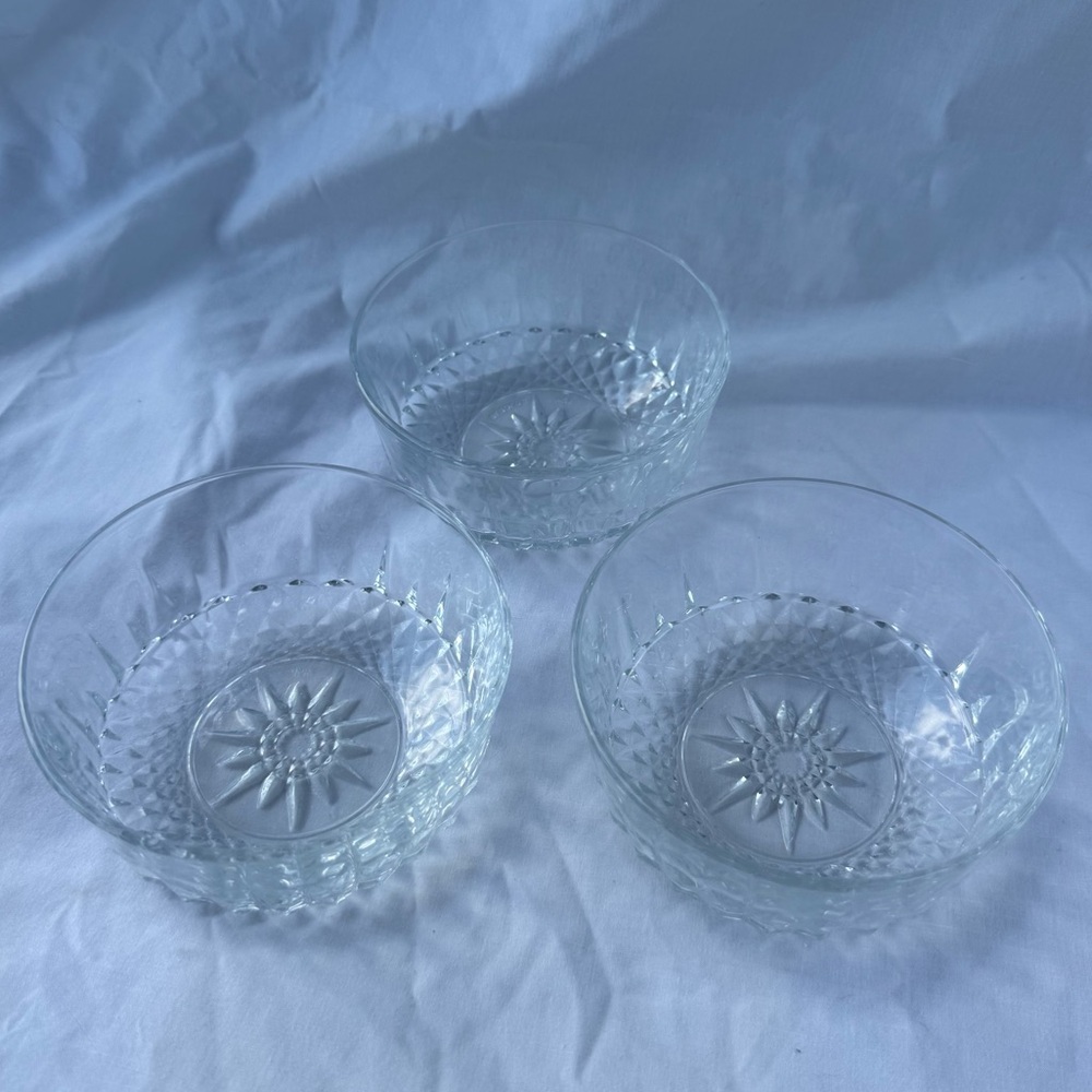 Elegant Clear Glass Bowls Set VTG 1970s Arcoroc Diamant Glass Bowls Set of 3